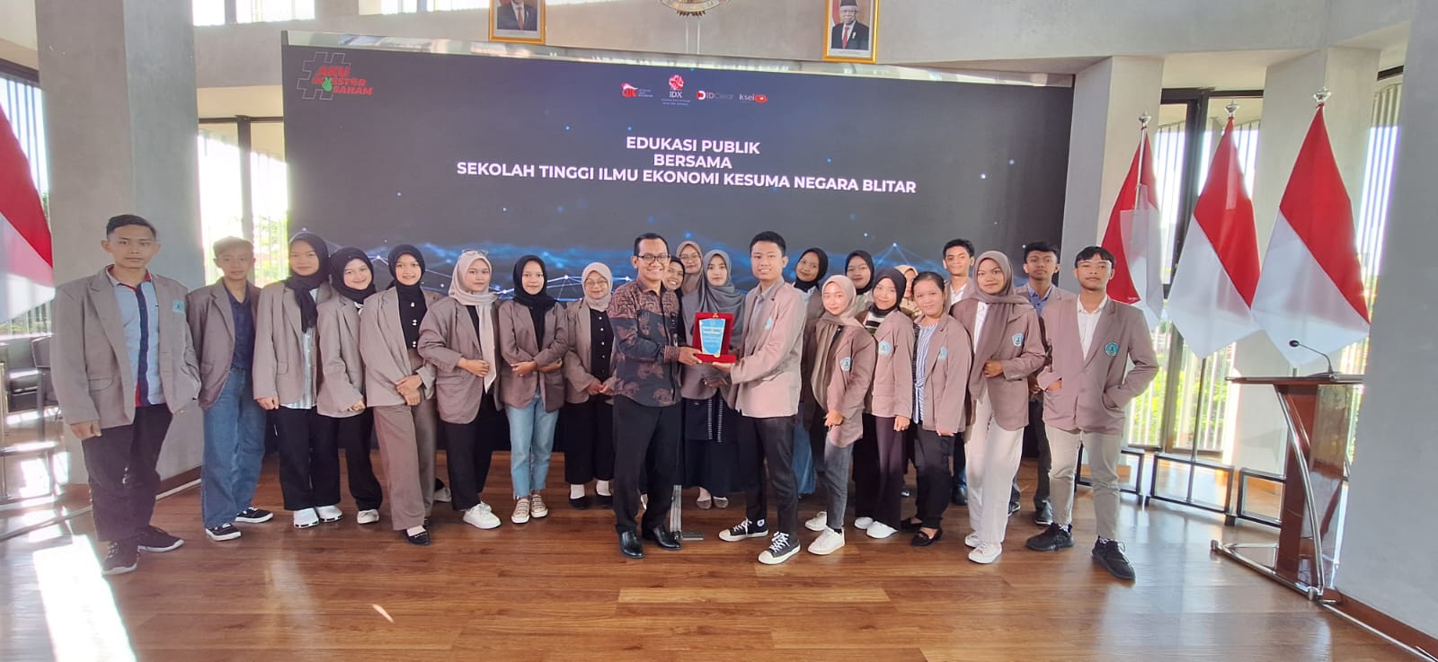 Sekolah Pasar Modal Bersama Tim Galeri Investasi STIEKEN Blitar dan Mirae Asset Sekuritas